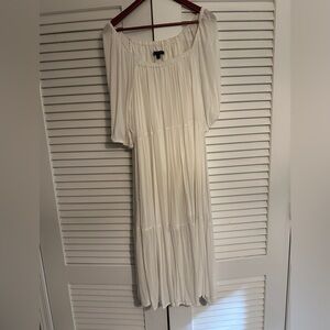 Banana Republic White Dress large never worn